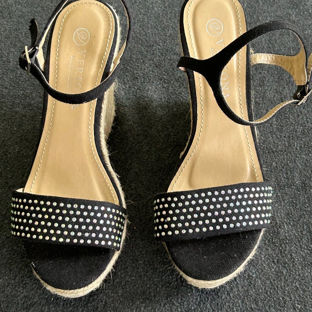 Black Versona Wedges